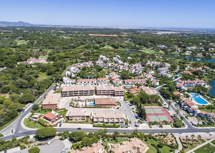 Aldeamento Turístico Lakeside Country Club - Turísticos Quinta do Lago