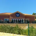 Lakeside Country Club - Turisticos 4*