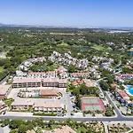 Prázdninový areál Lakeside Country Club - Turisticos